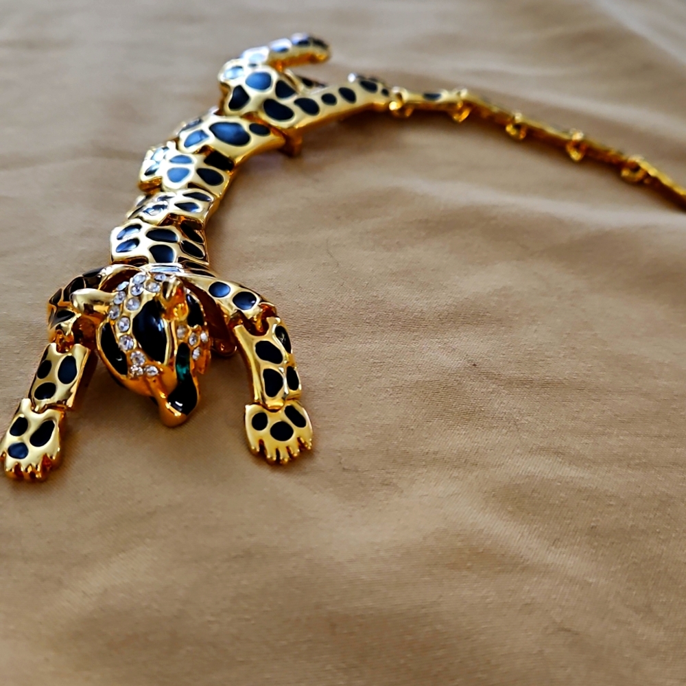 LEOPARD  SHOULDER  LONG‎ BROOCH WITH GREEN EYES